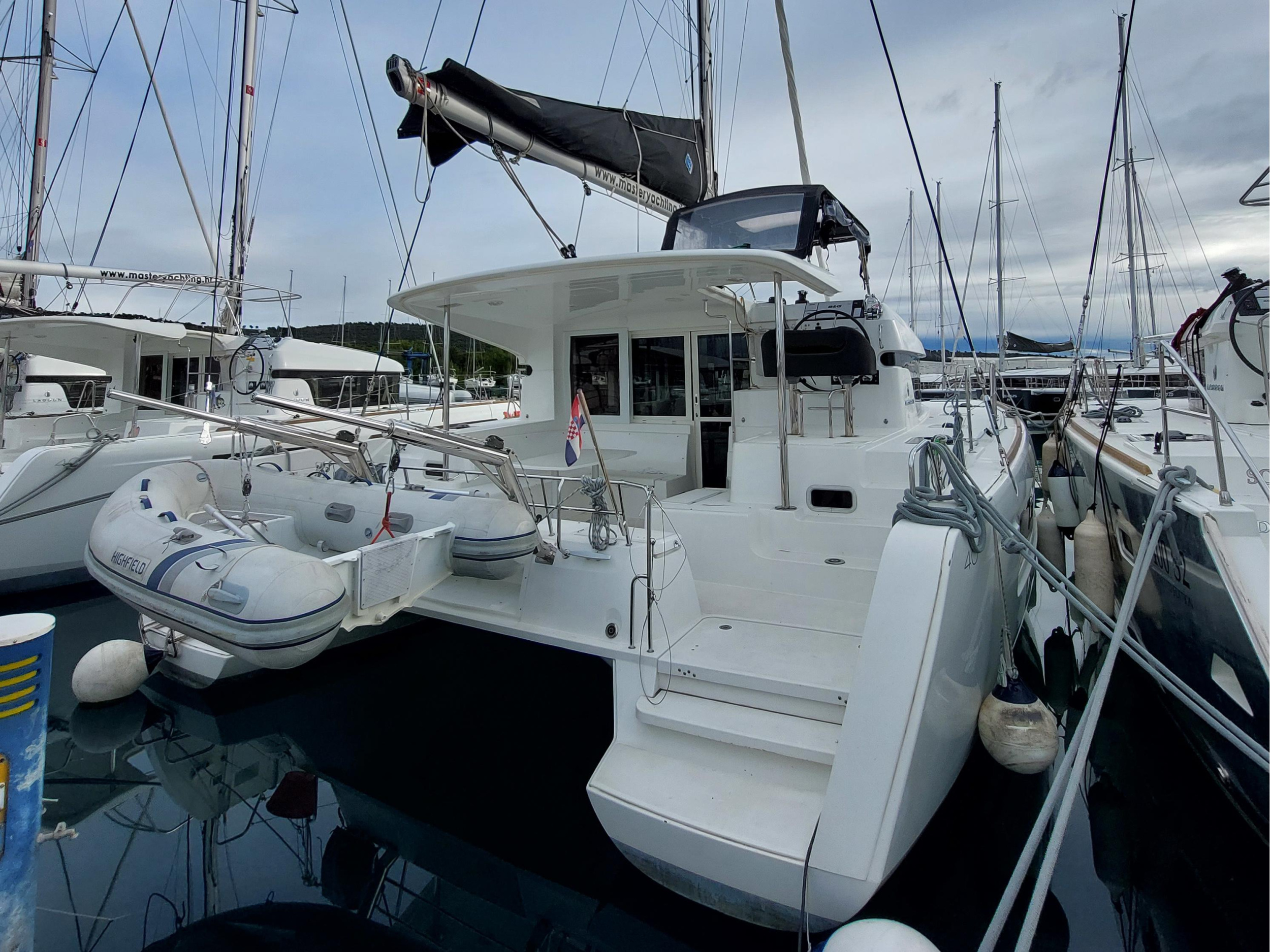 Lagoon 40 (2) — photo 1