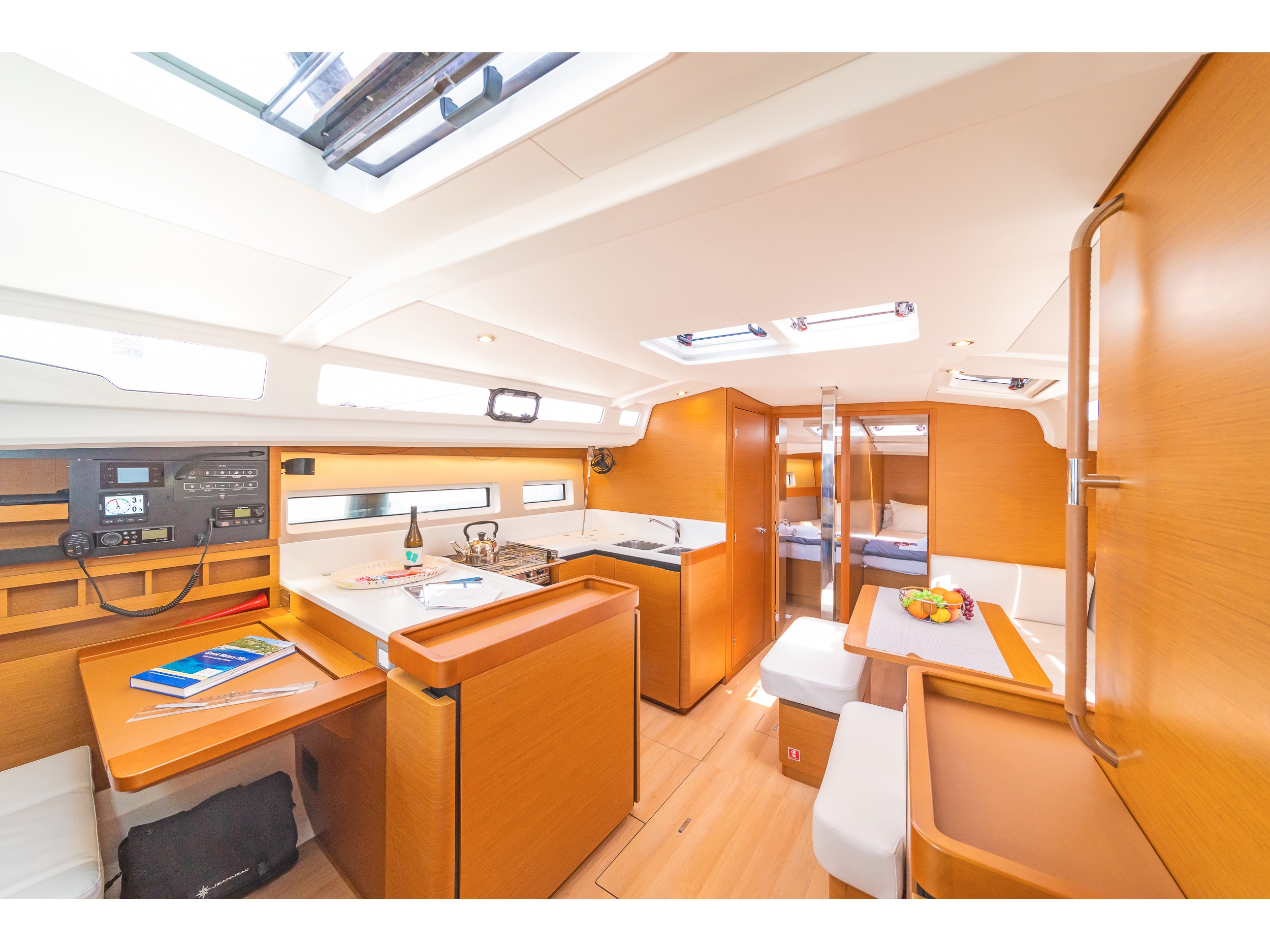 Sun Odyssey 440 — photo 6