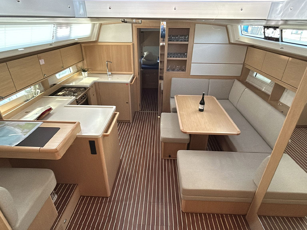 Bavaria C46 — photo 3