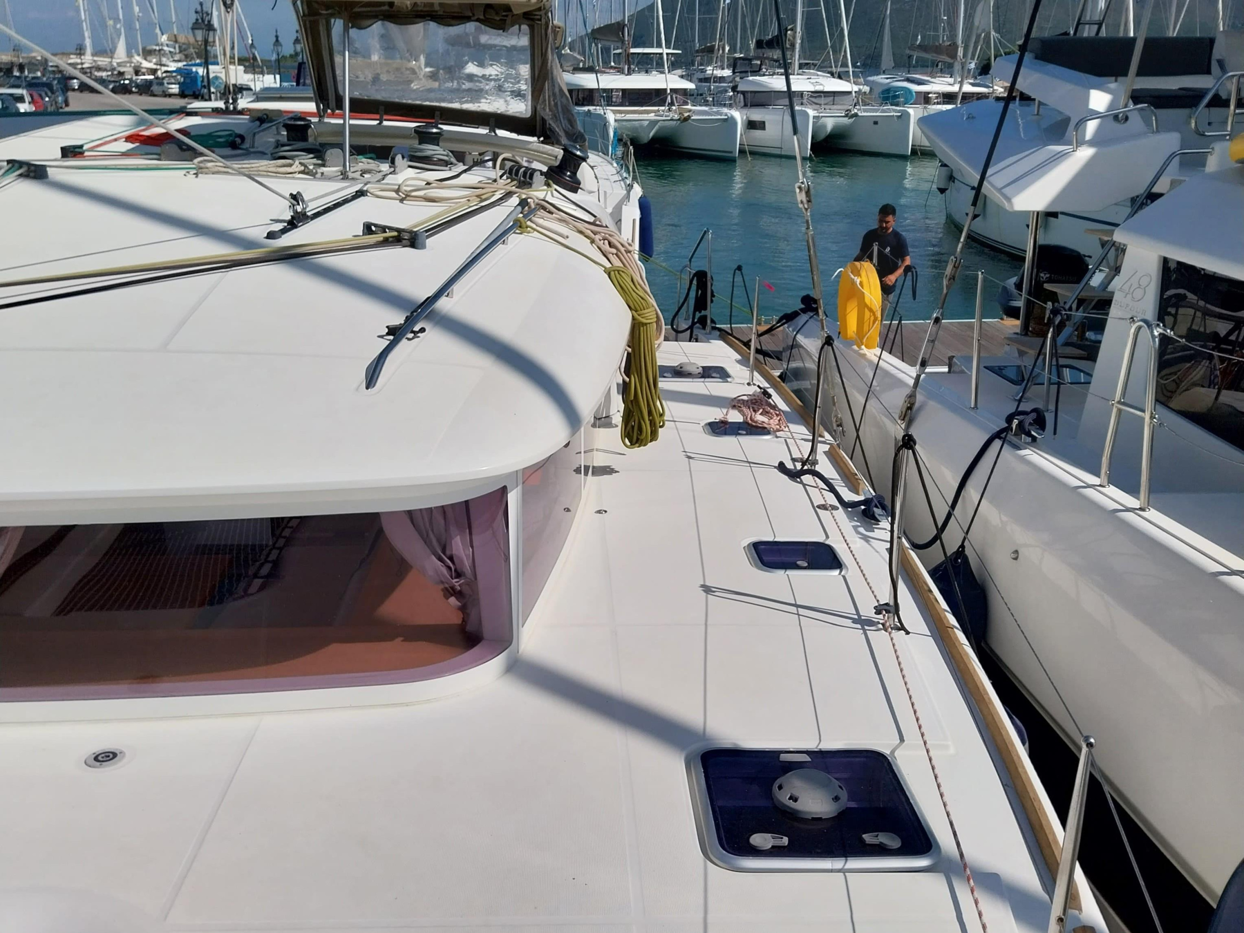Lagoon 400 S2 — photo 1