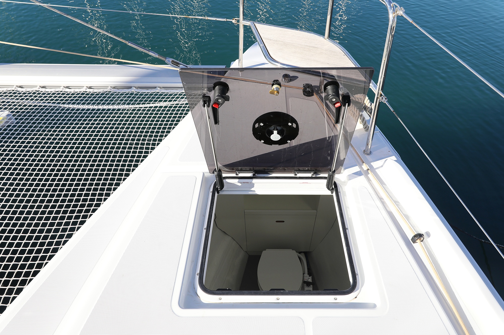 Lagoon 50/6 cab — photo 98