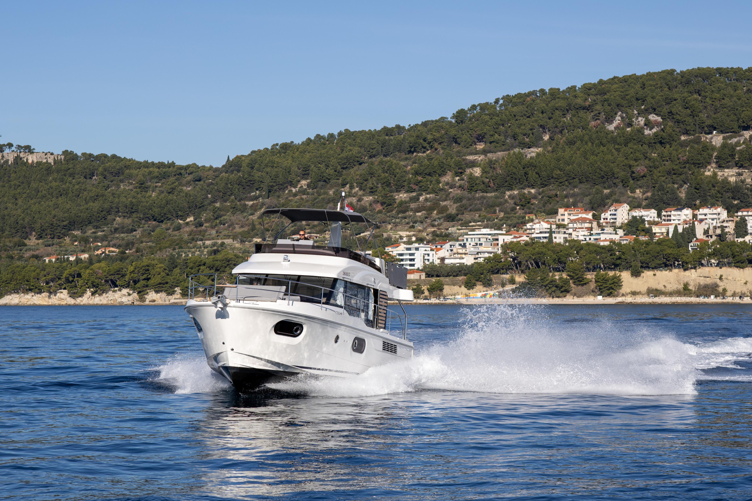 Swift Trawler 41 — photo 13