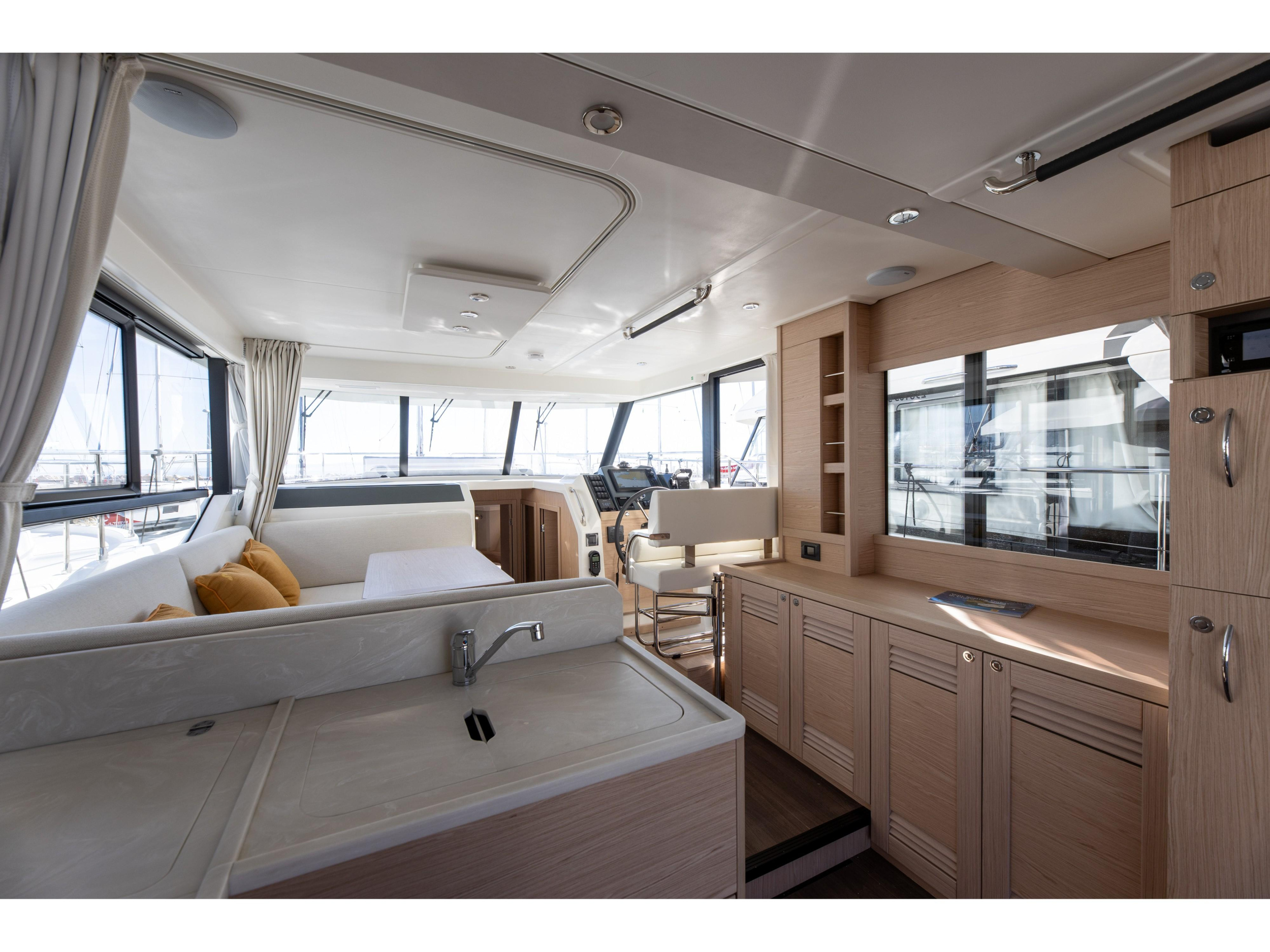 Swift Trawler 41 — photo 6
