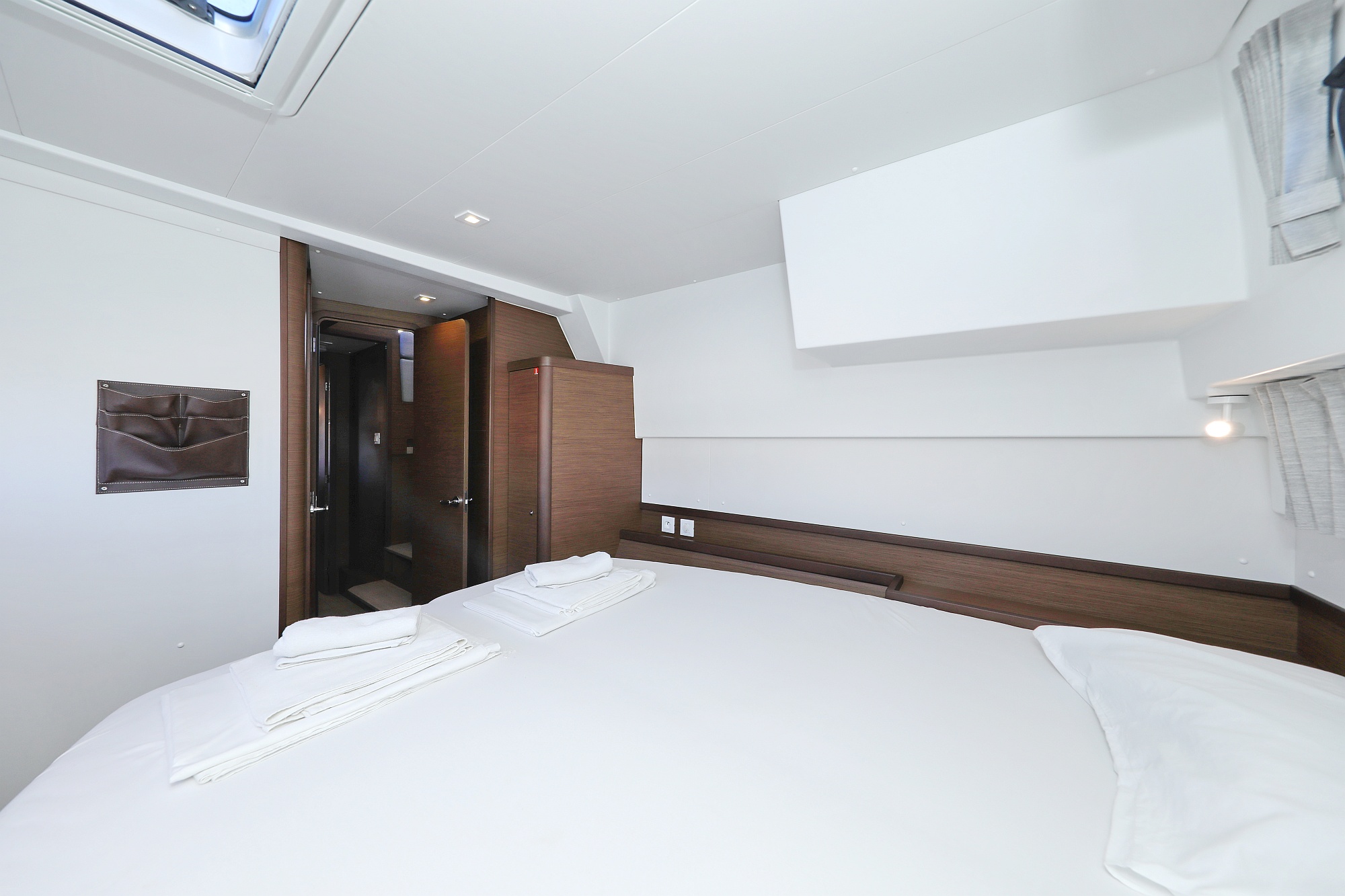 Lagoon 42 — photo 11