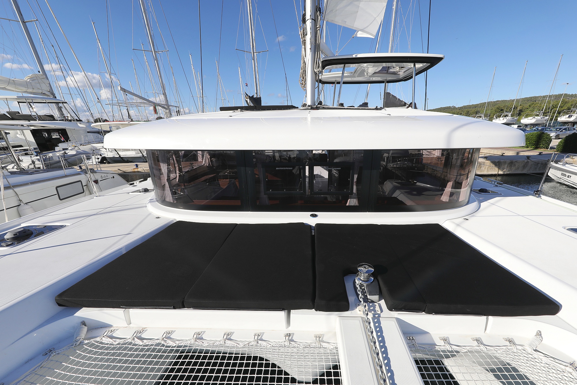 Lagoon 42 — photo 2