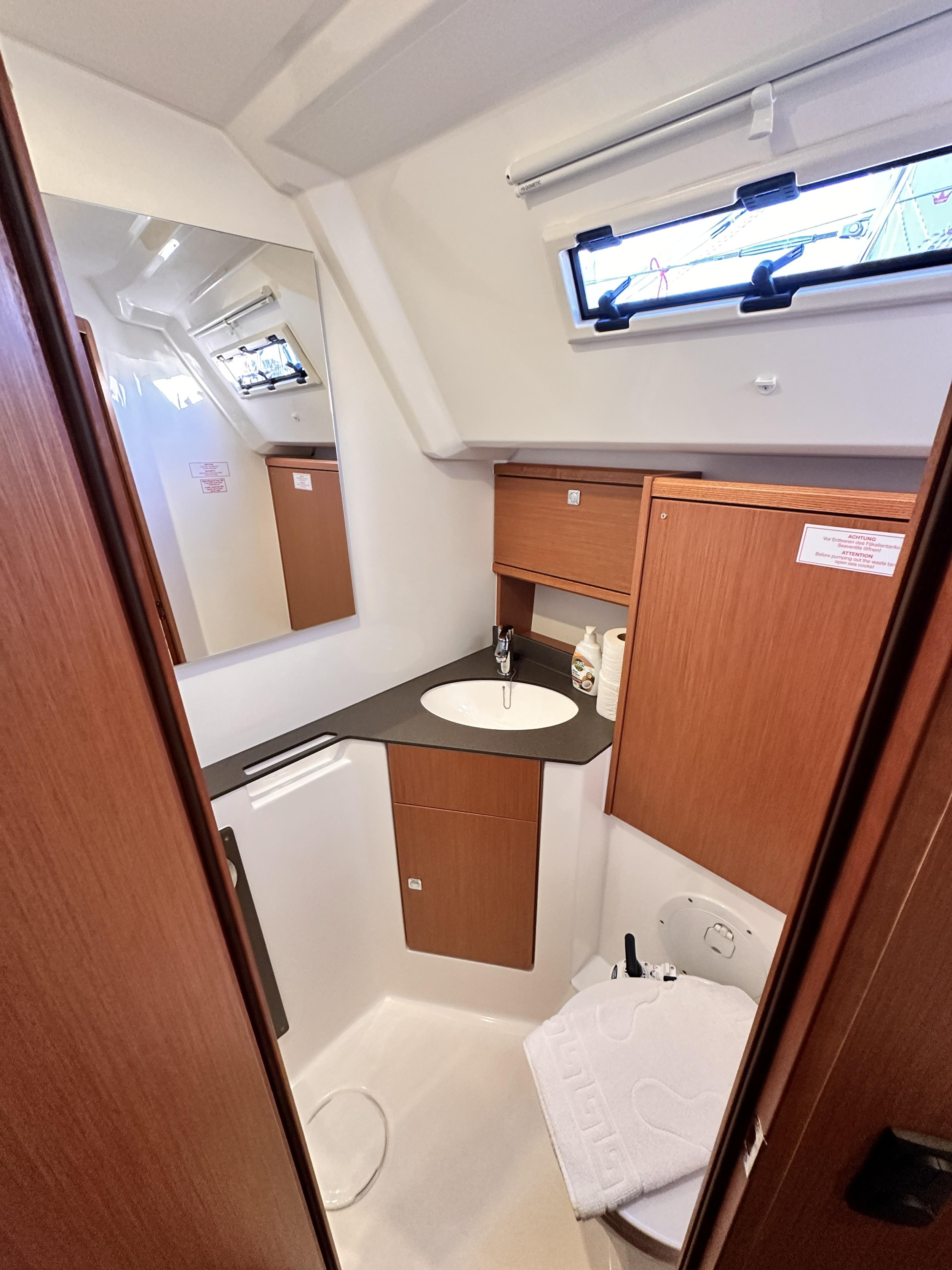 Bavaria Cruiser 46 — photo 11