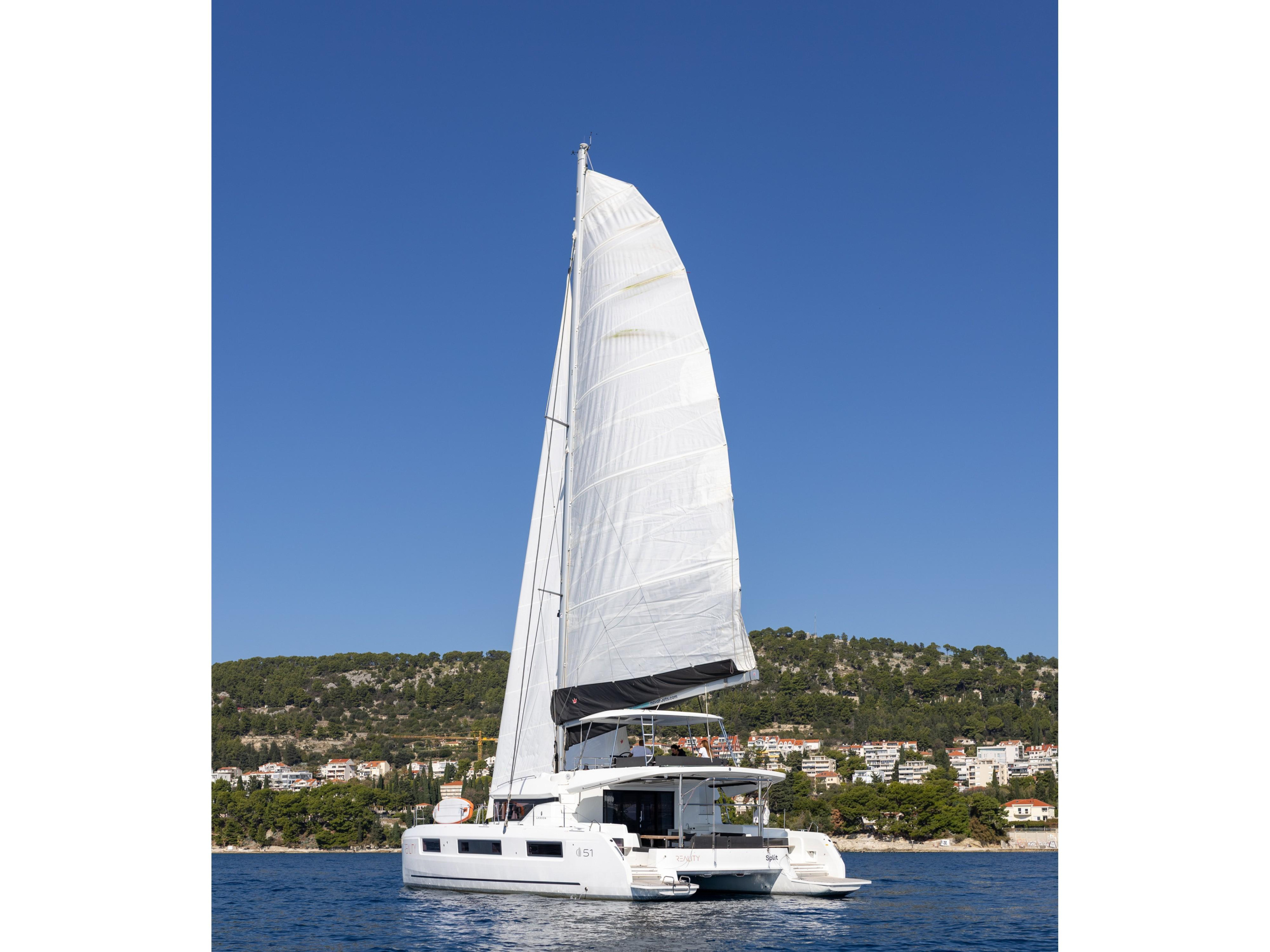 Lagoon 51 — photo 1