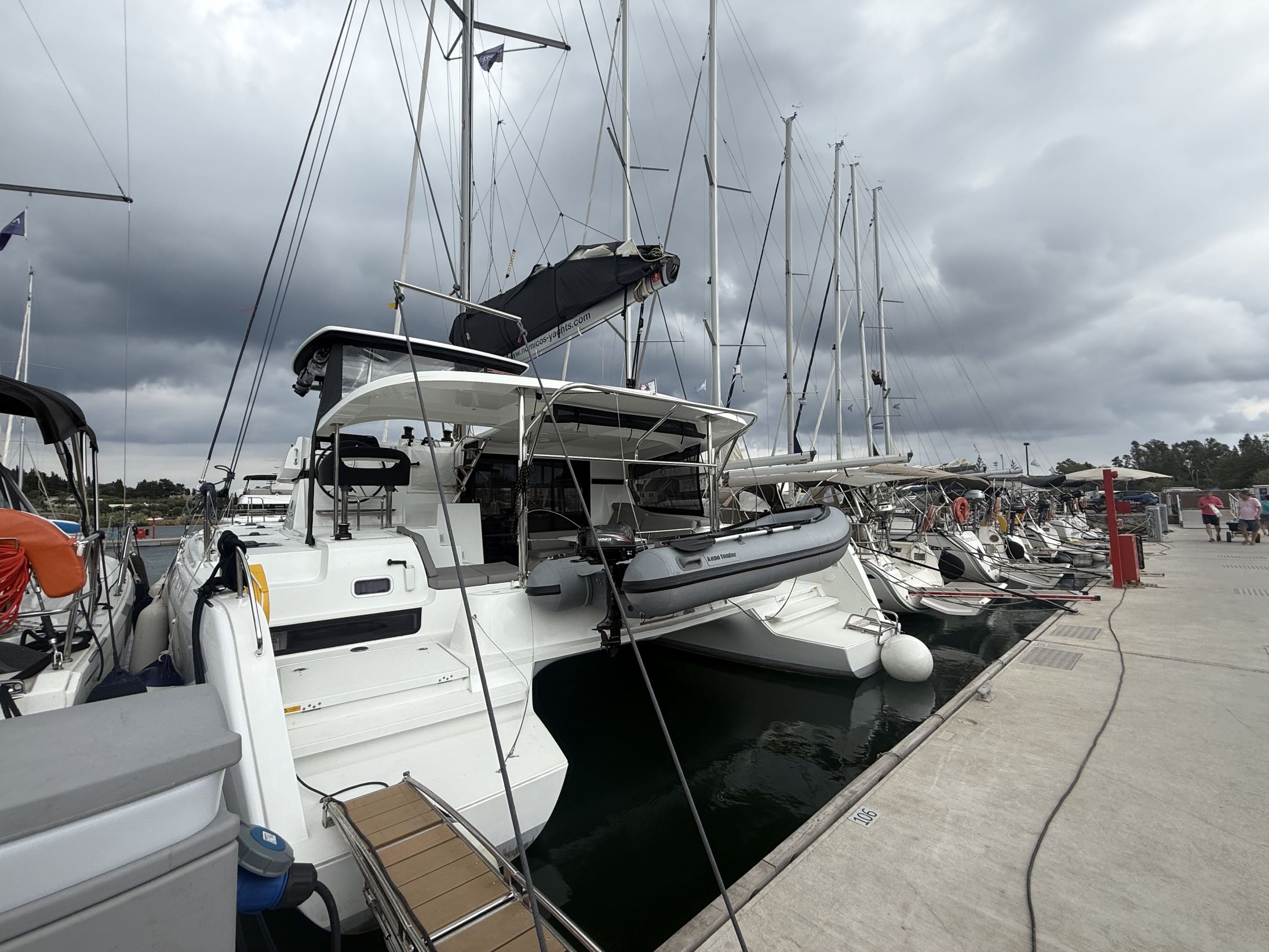 Lagoon 42 — photo 2