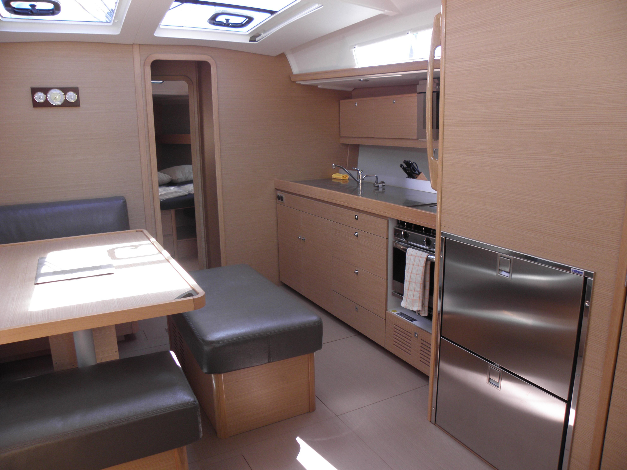 Dufour 460 Grand Large 5Cab — photo 17