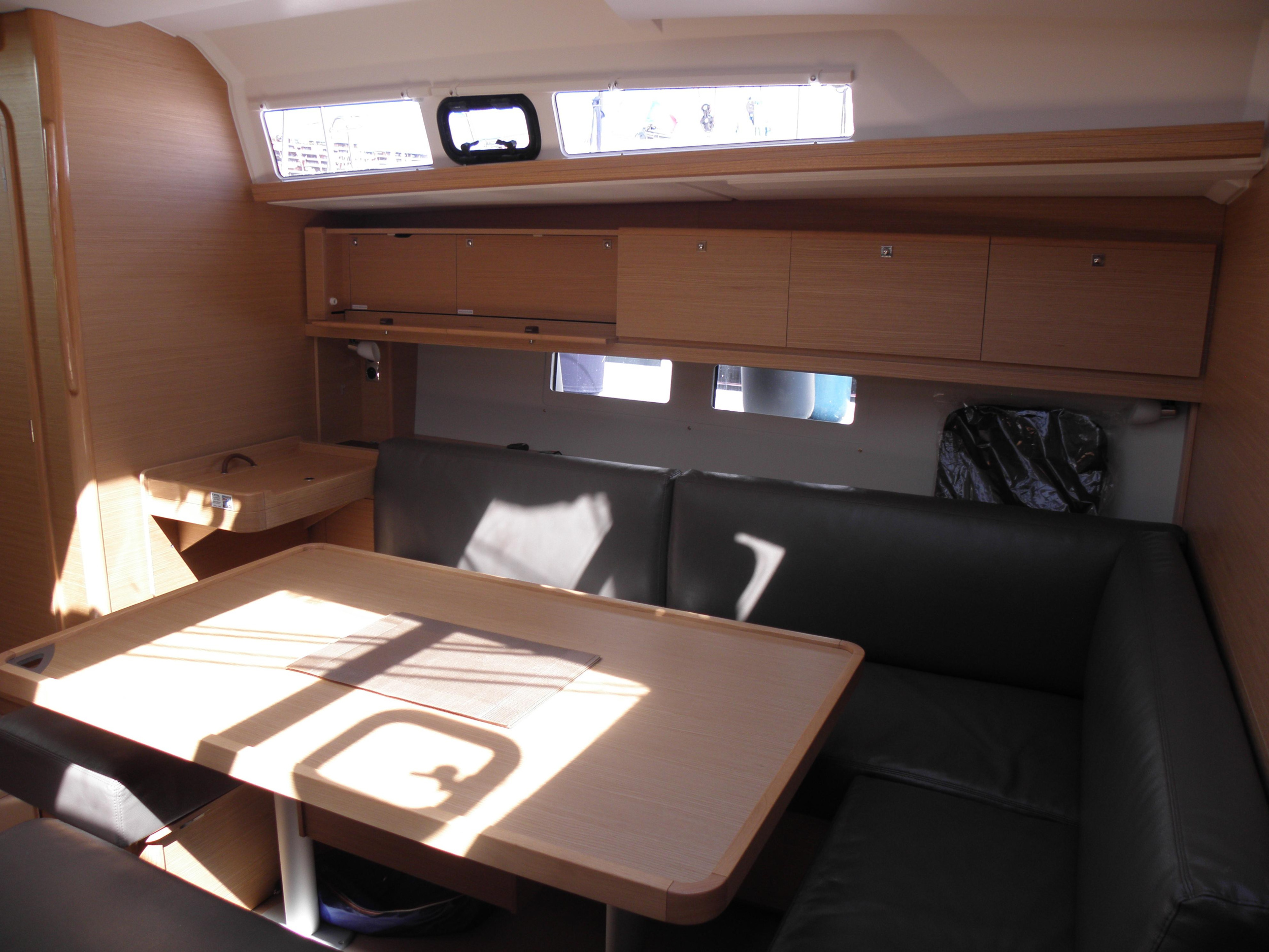 Dufour 460 Grand Large 5Cab — photo 29
