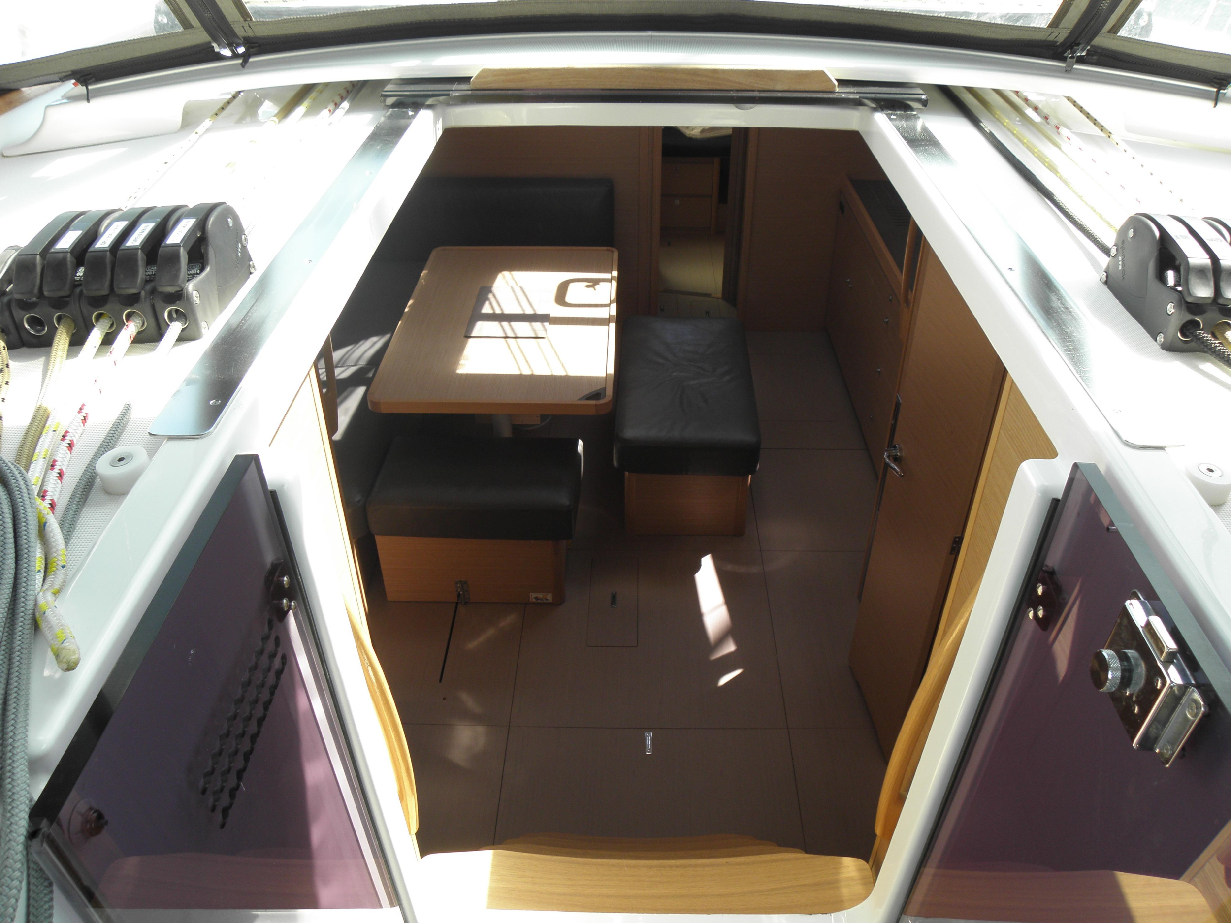 Dufour 460 Grand Large 5Cab — photo 9