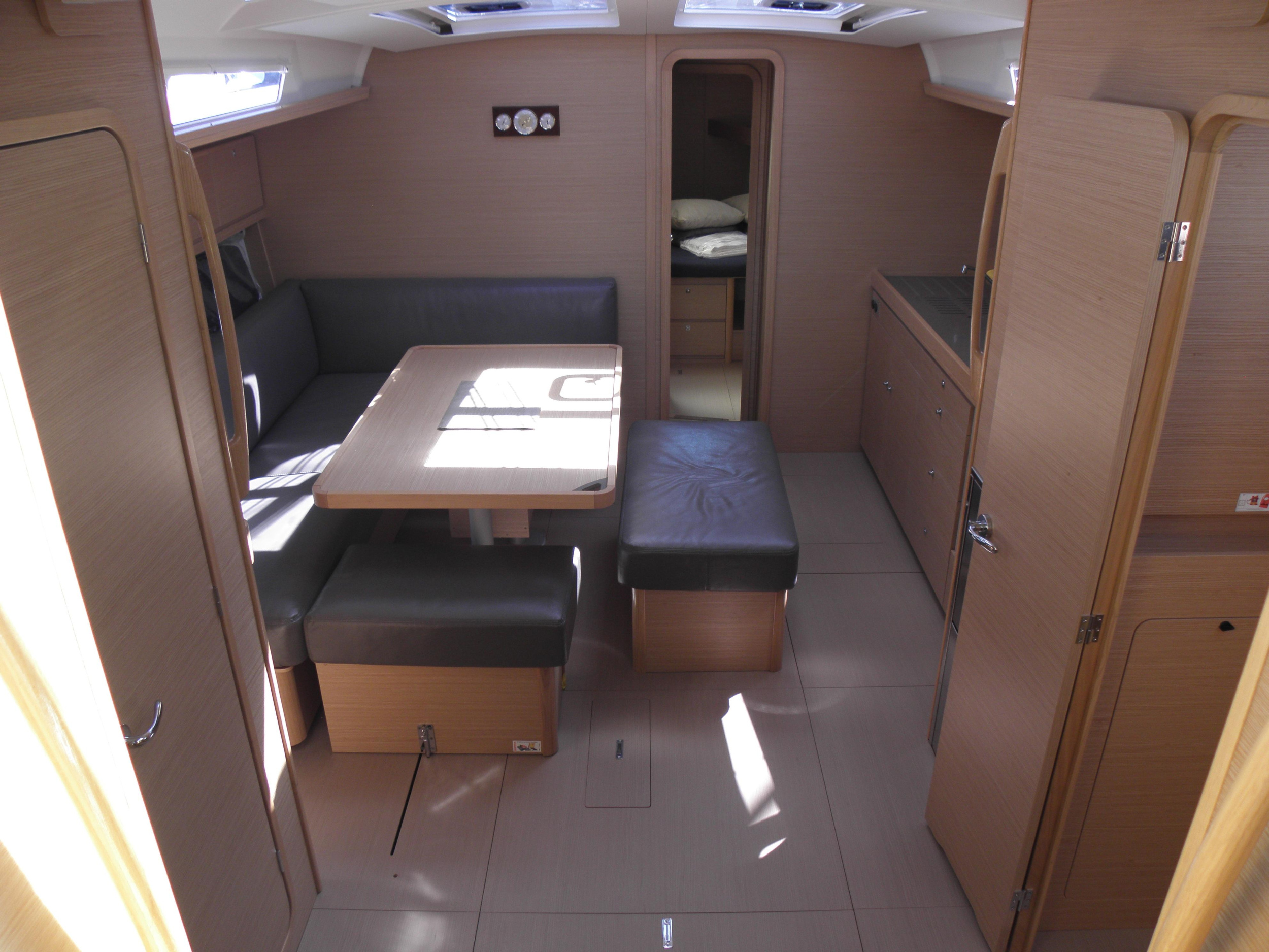 Dufour 460 Grand Large 5Cab — photo 18