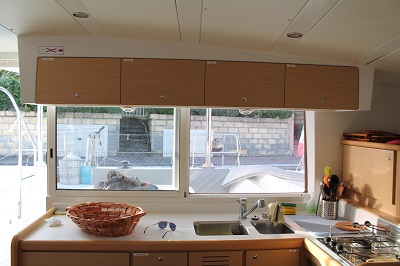 Lagoon 421 — photo 10