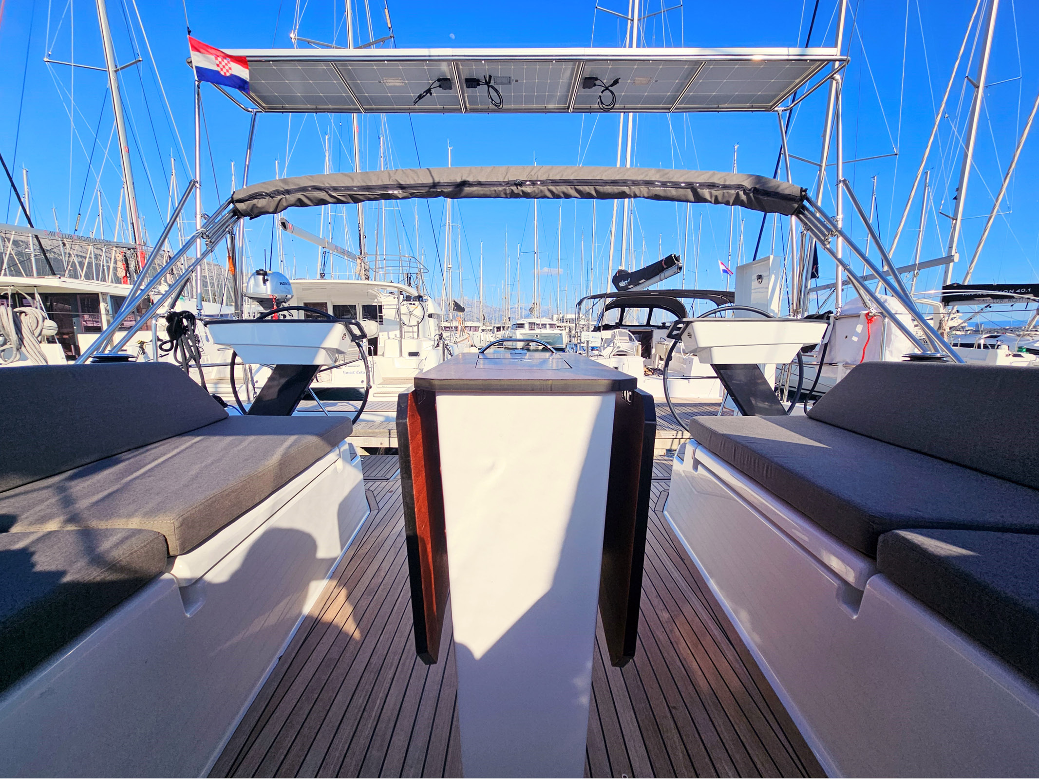 Dufour 44 Grand Large — photo 11
