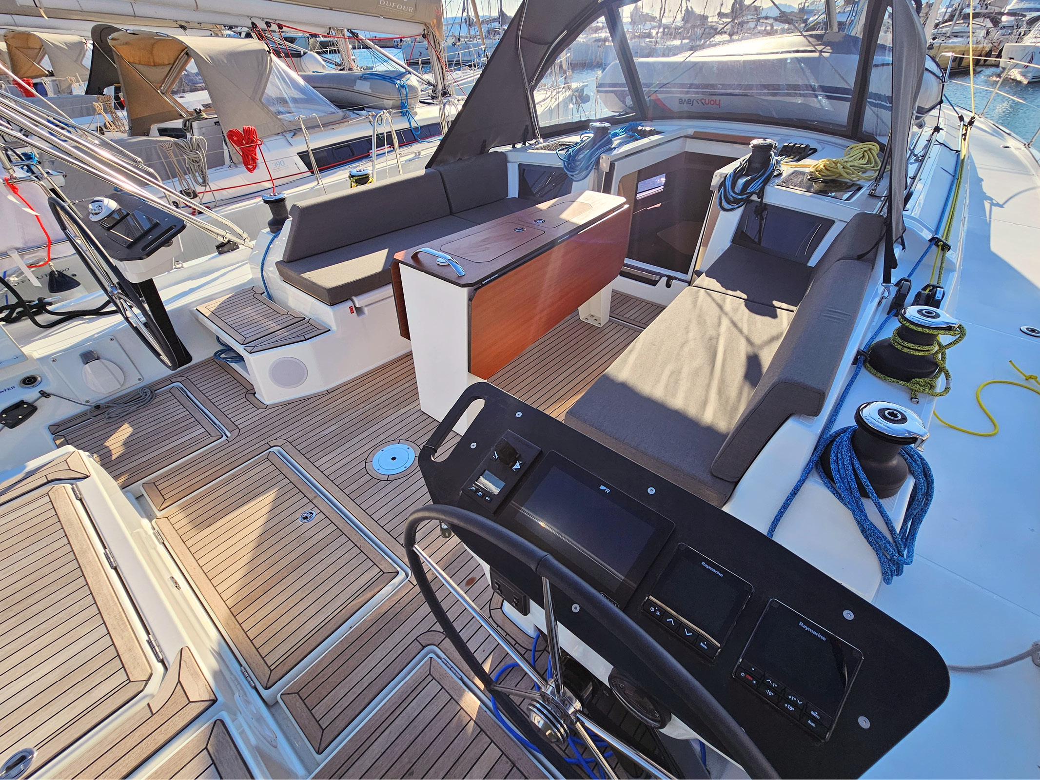 Dufour 44 Grand Large — photo 35