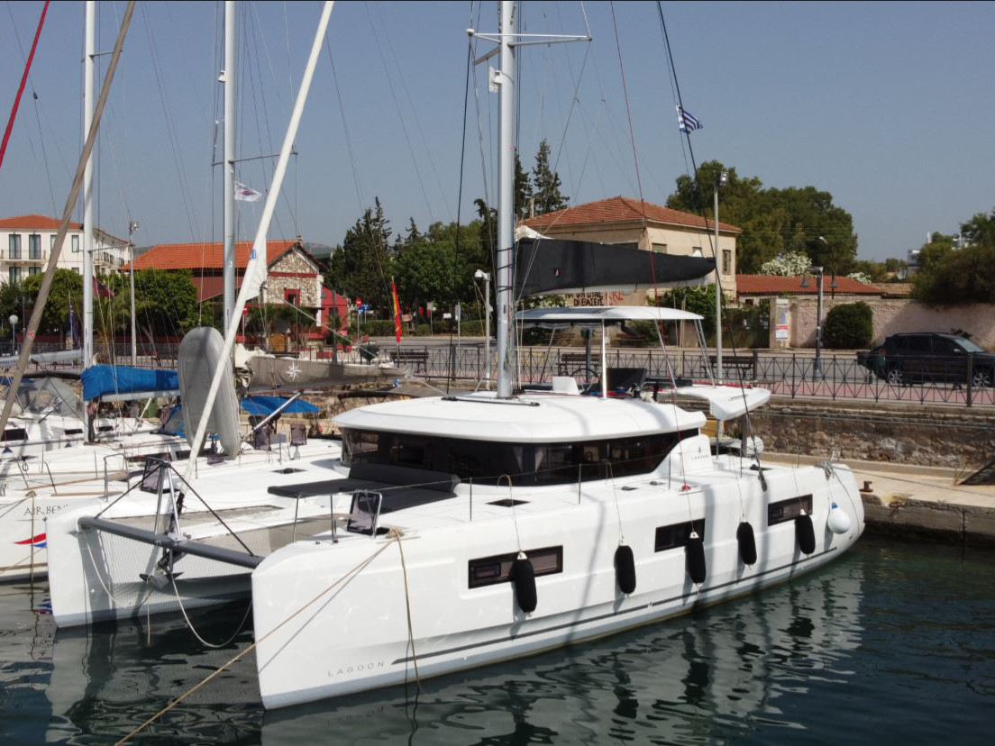 Lagoon 46 — photo 1