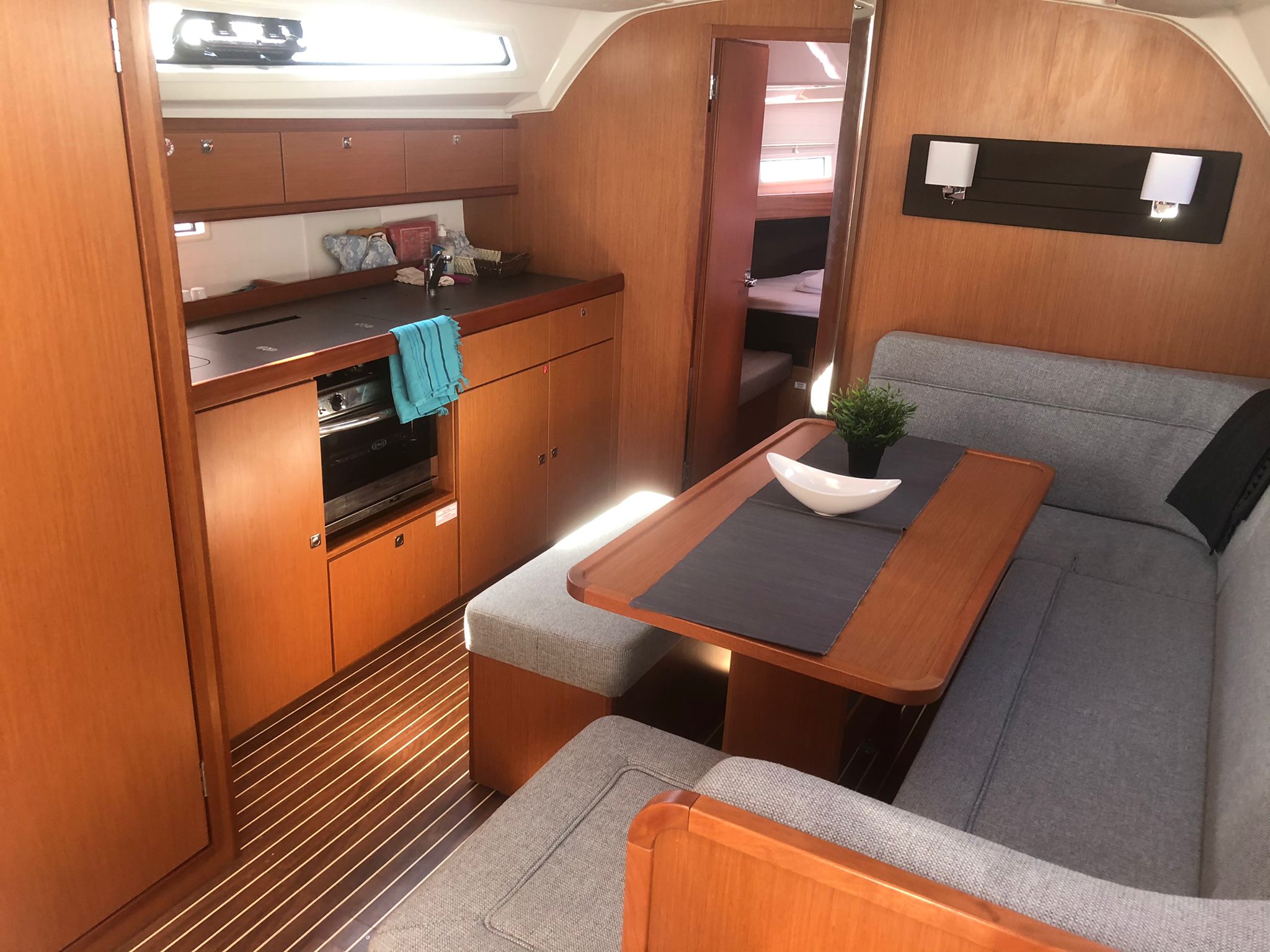 Bavaria Cruiser 41 — photo 7