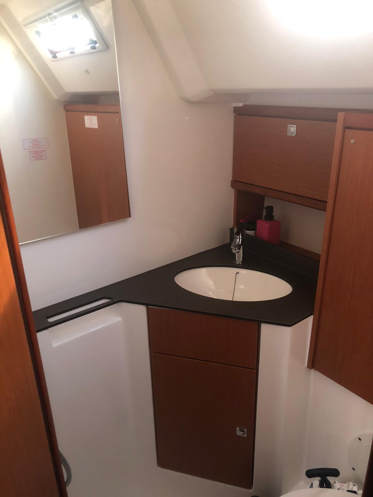 Bavaria Cruiser 46 — photo 36
