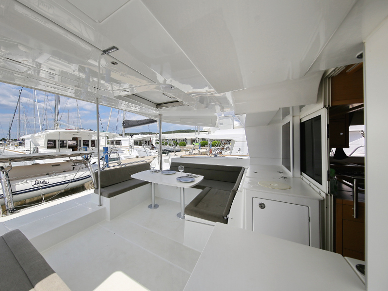 Lagoon 450 F — photo 20