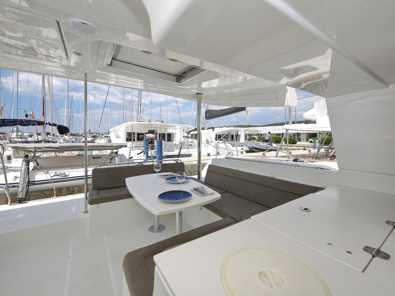 Lagoon 450 F — photo 29