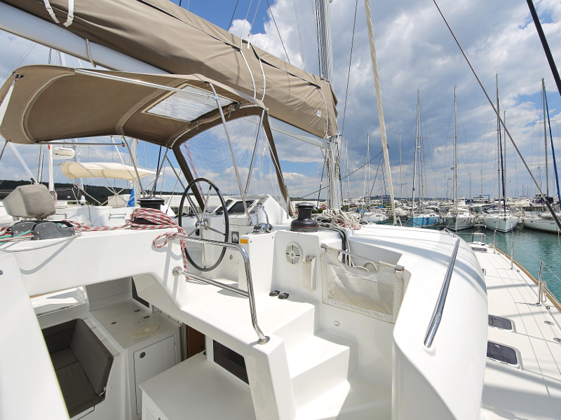 Lagoon 450 F — photo 52