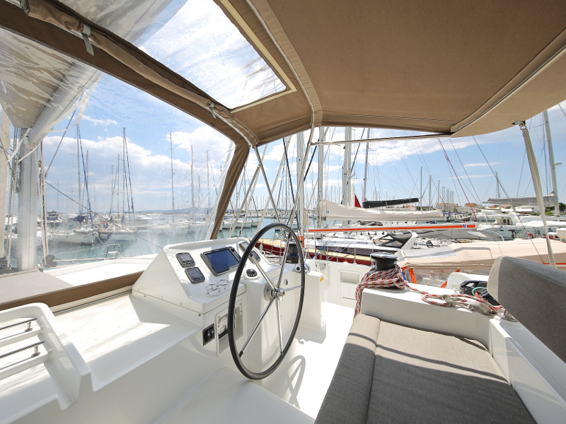 Lagoon 450 F — photo 10