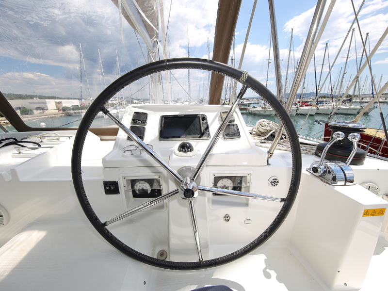 Lagoon 450 F — photo 13