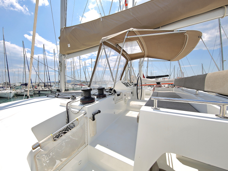 Lagoon 450 F — photo 42