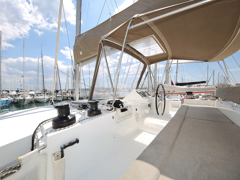 Lagoon 450 F — photo 28