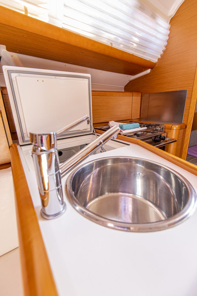 Sun Odyssey 33i — photo 8