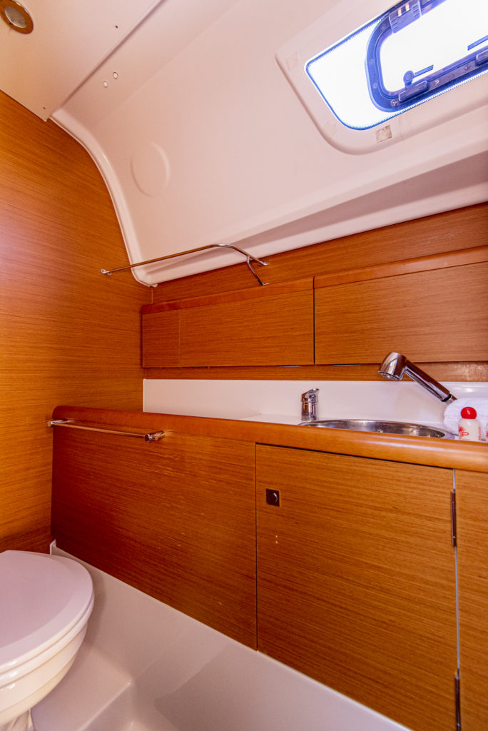 Sun Odyssey 33i — photo 7