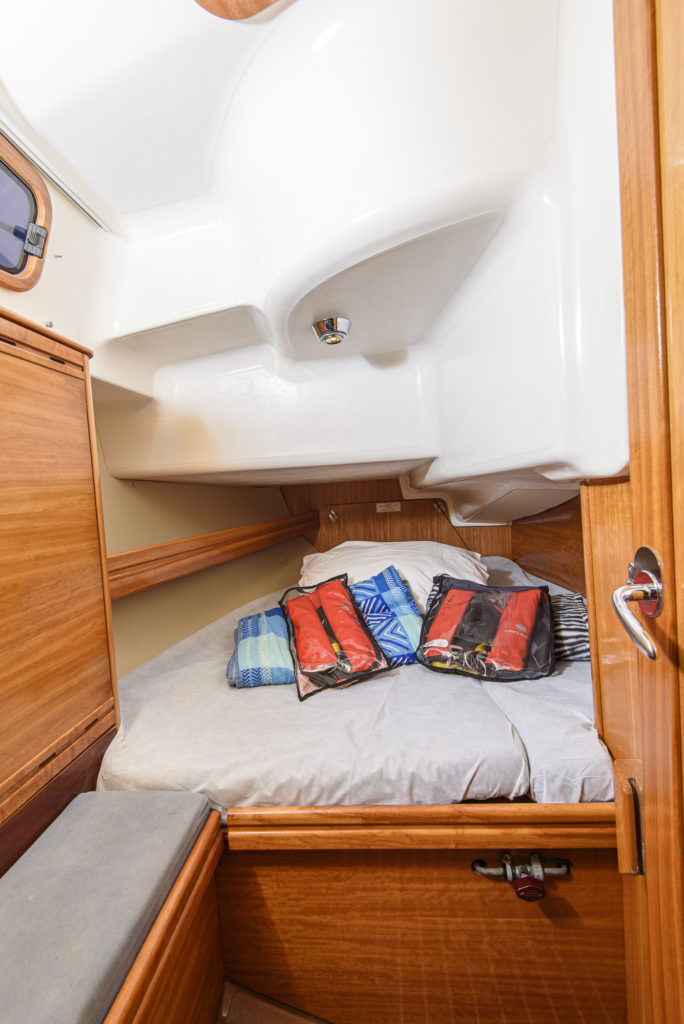 Bavaria 37 Cruiser — photo 11