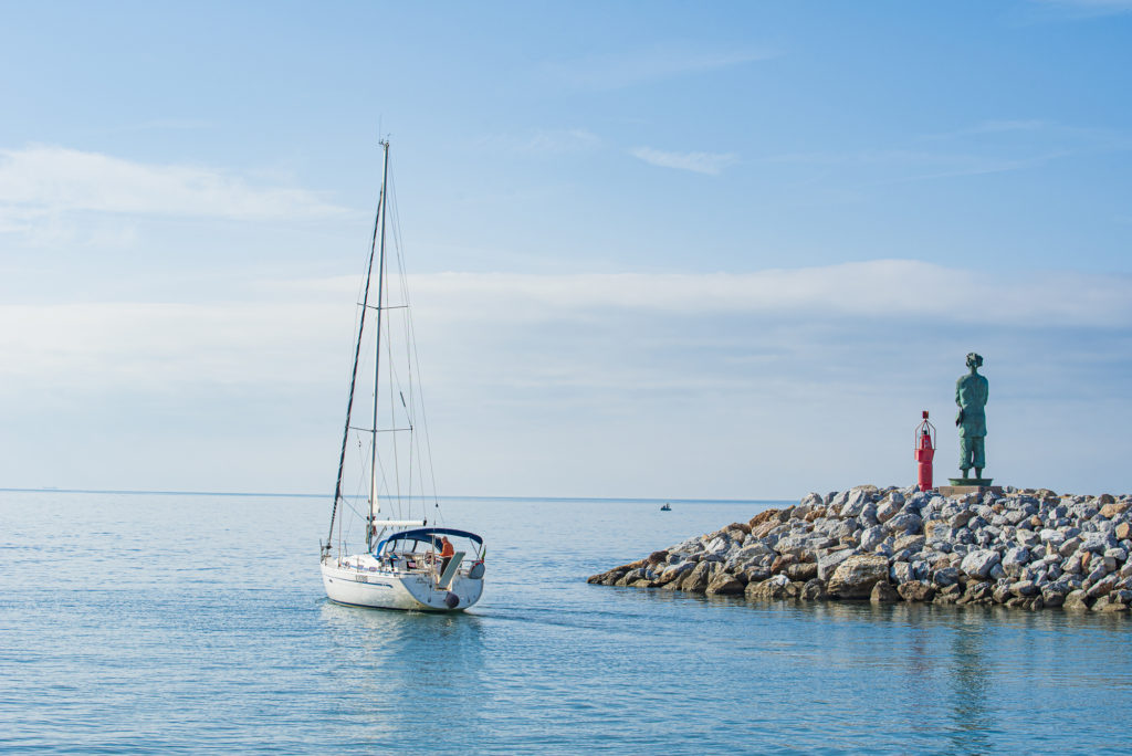 Bavaria 37 Cruiser — photo 10