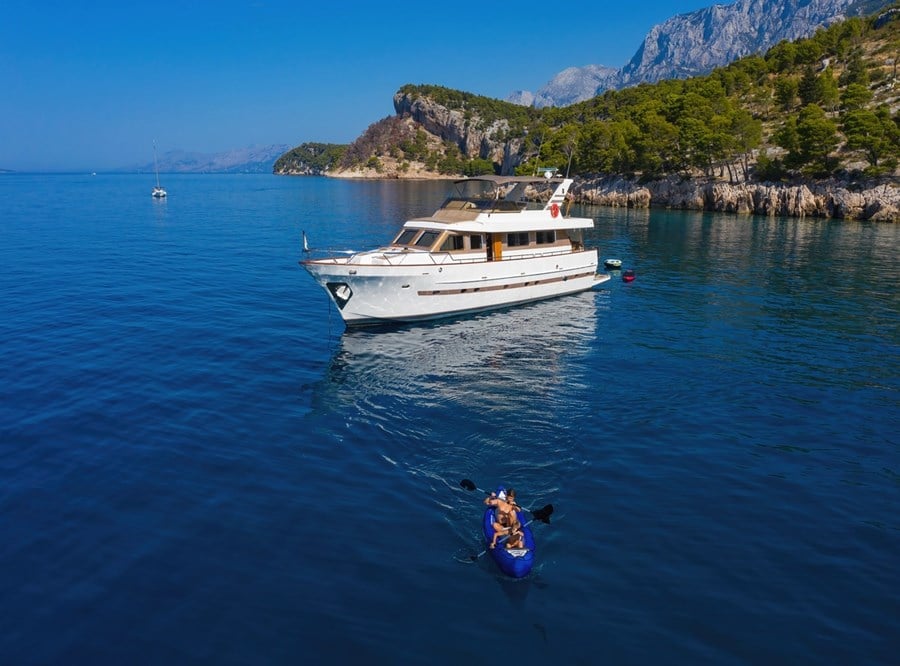 Motoryacht — photo 13