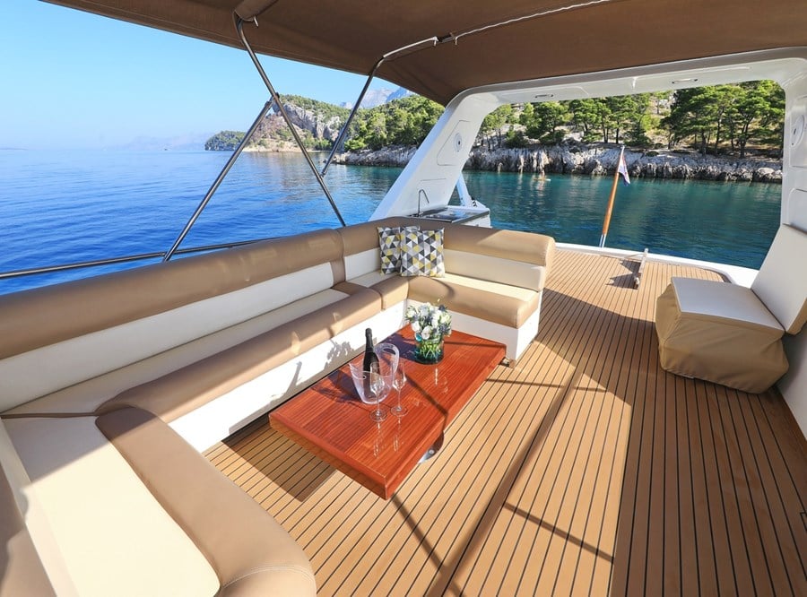Motoryacht — photo 11