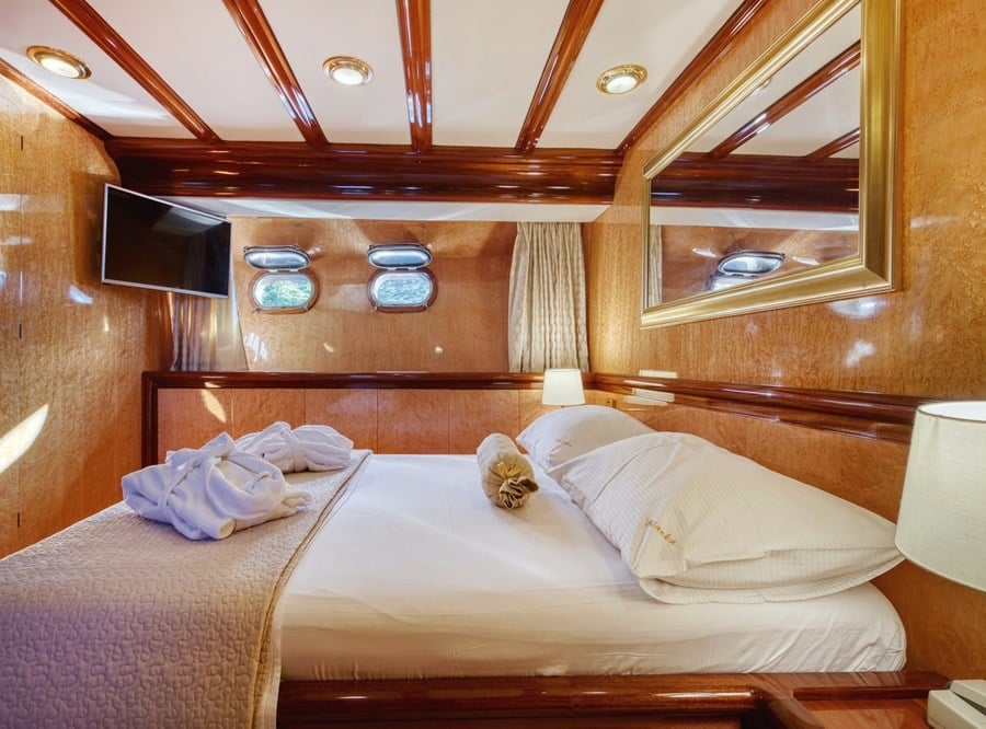 Motoryacht — photo 9