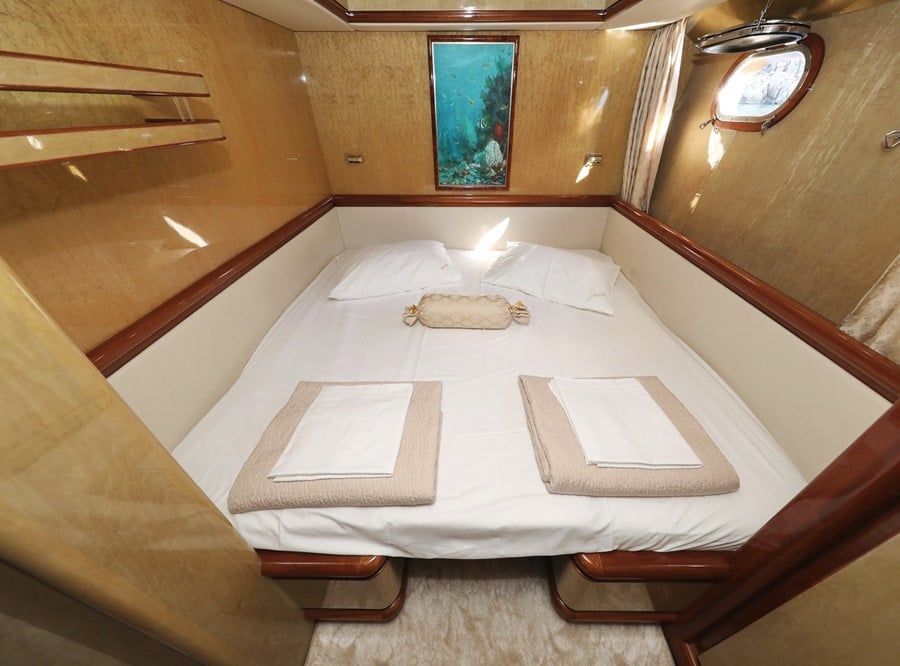 Motoryacht — photo 10
