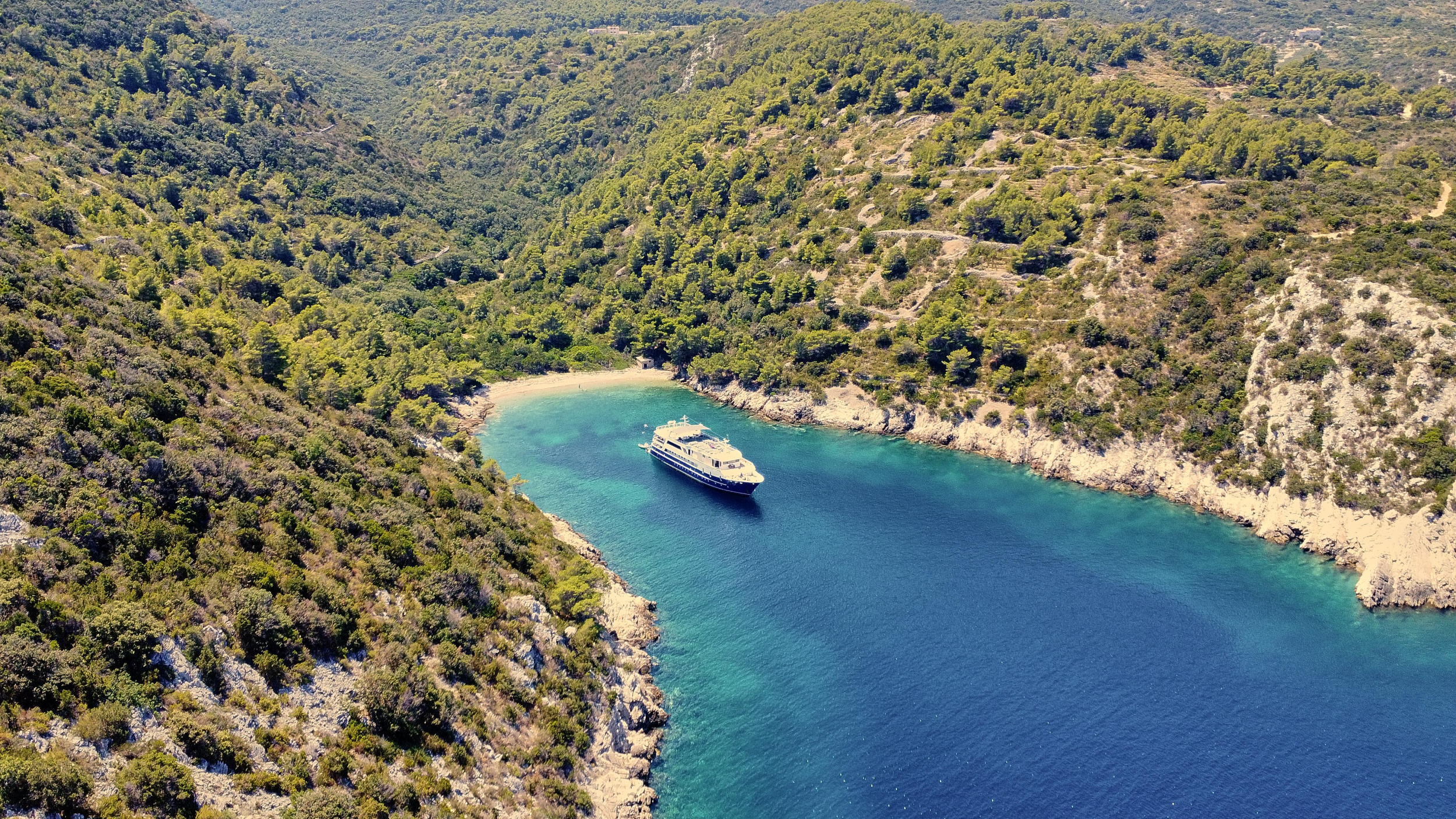 Motoryacht — photo 24
