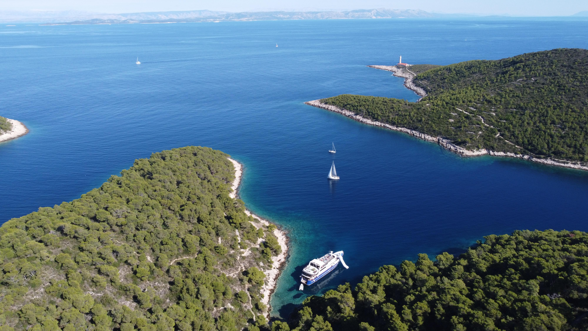 Motoryacht — photo 25