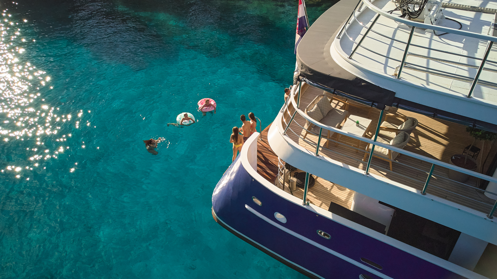 Motoryacht — photo 19