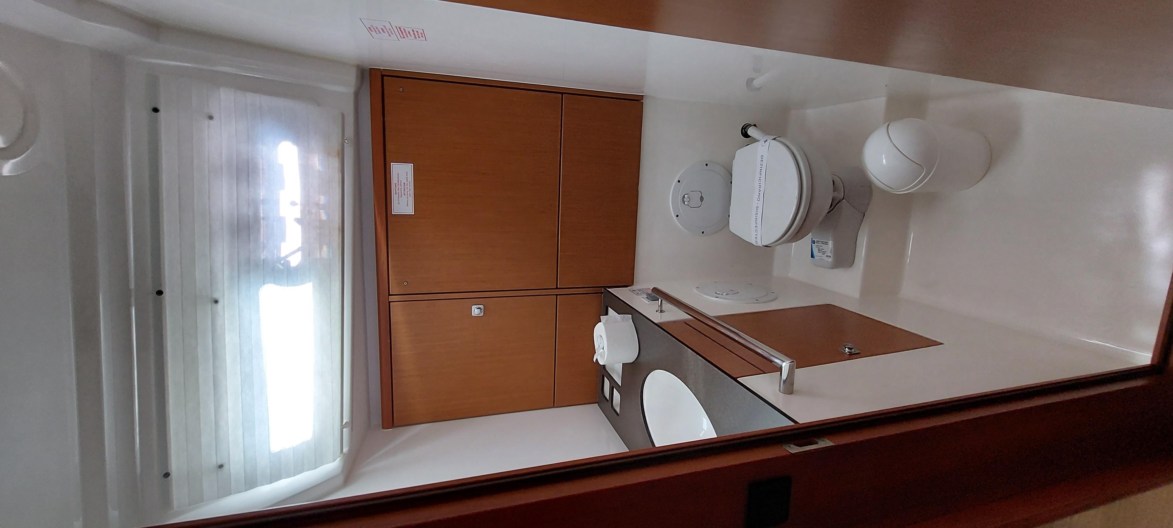 Bavaria Cruiser 46 — photo 19