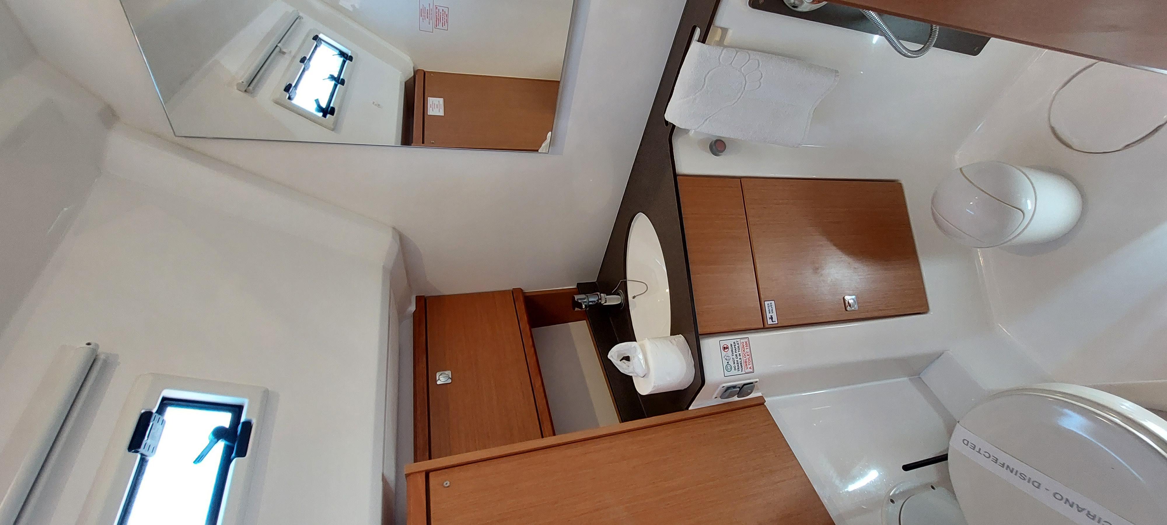 Bavaria Cruiser 46 — photo 13