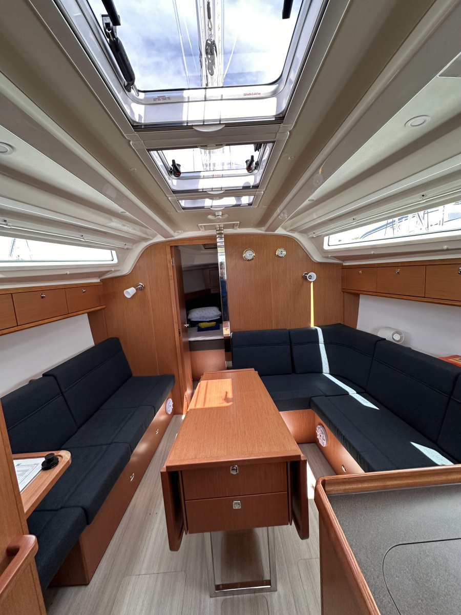 Bavaria Cruiser 37 — photo 3