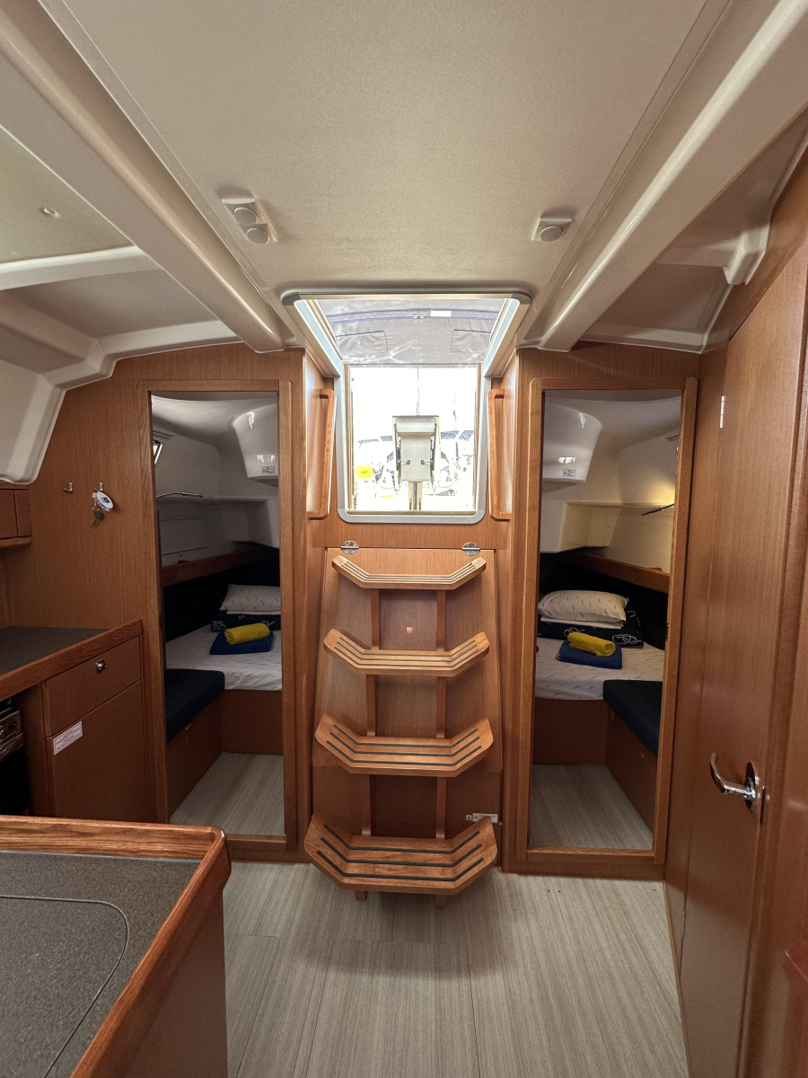 Bavaria Cruiser 37 — photo 8