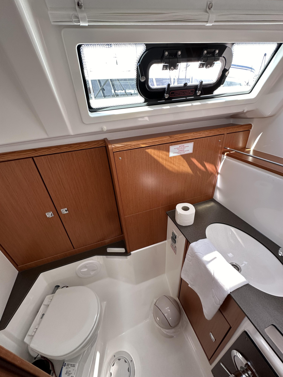 Bavaria Cruiser 37 — photo 6