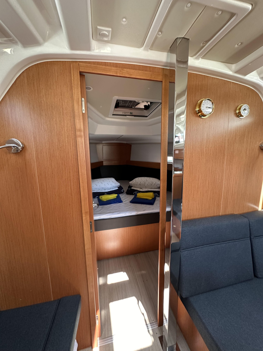 Bavaria Cruiser 37 — photo 2