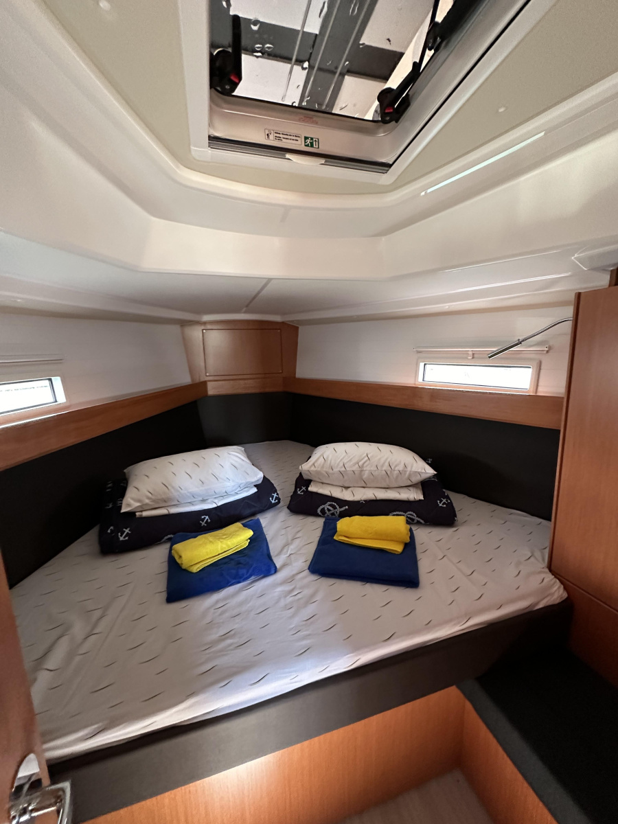 Bavaria Cruiser 37 — photo 7