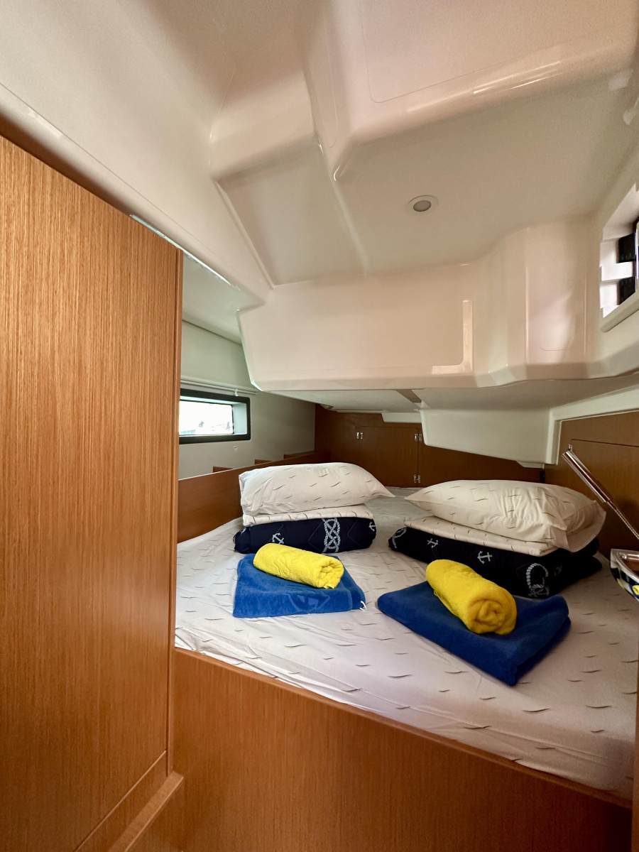 Bavaria C38 — photo 7