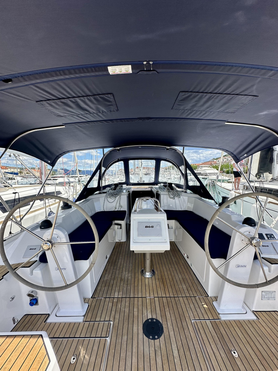 Bavaria C38 — photo 17
