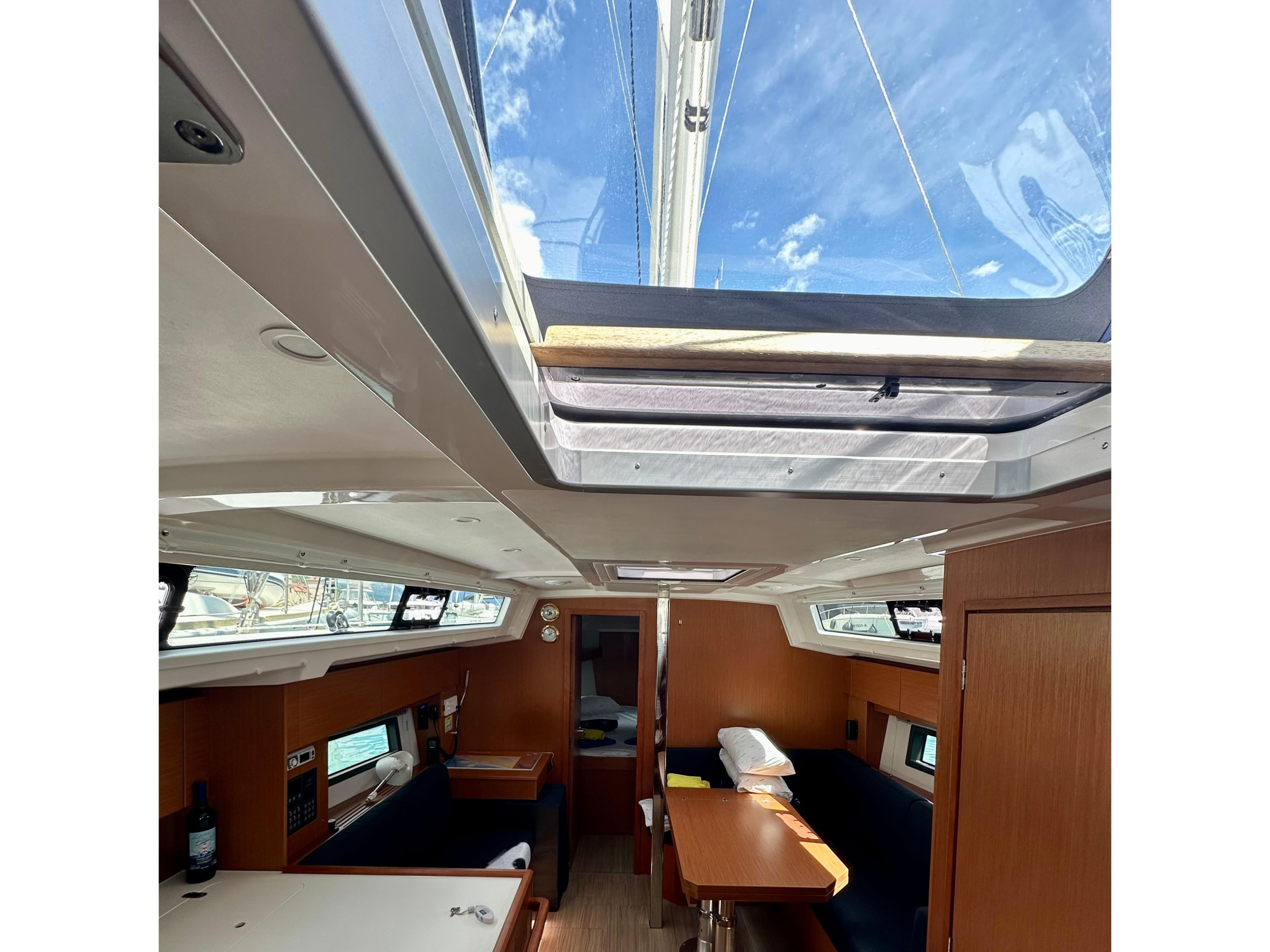 Bavaria C38 — photo 18